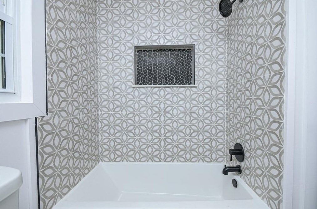 1998 Barberrie Ln, Decatur GA  30032-3916 exterior