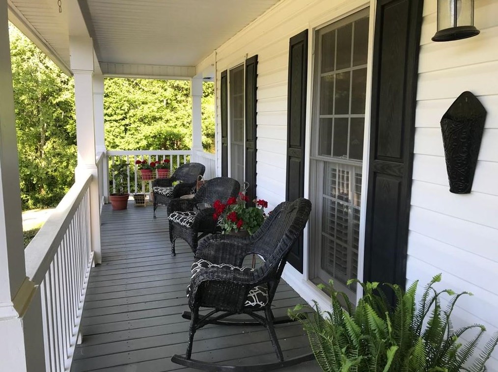 420 Tynsdale Dr, Douglasville, GA 30134-7323