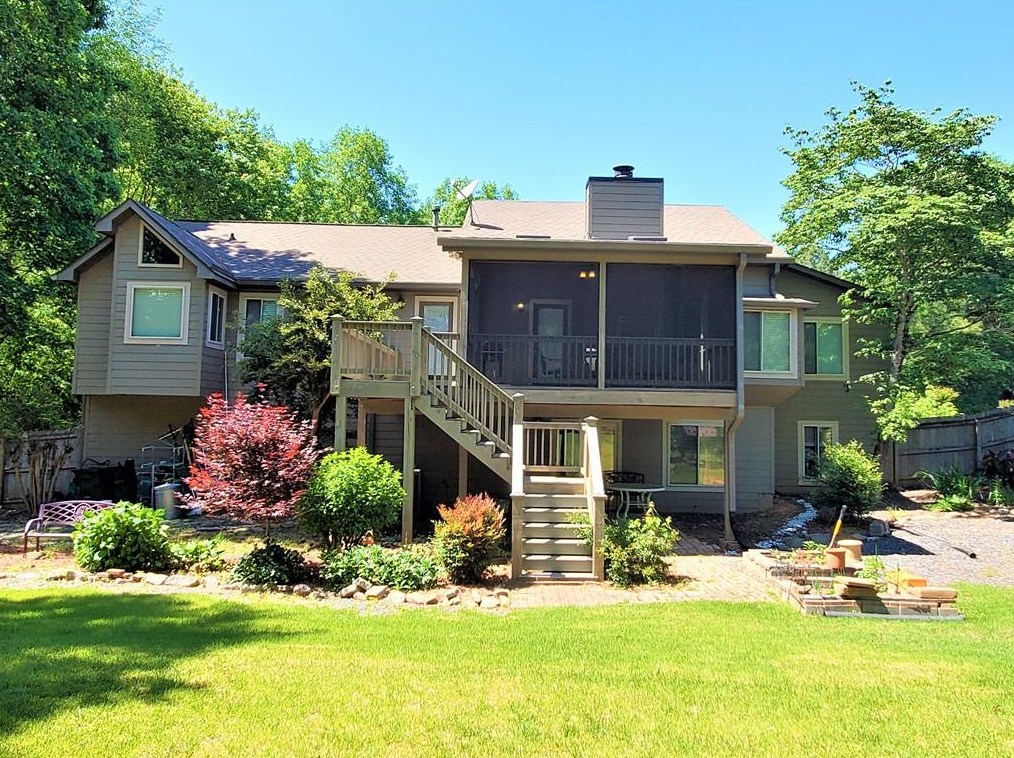 1220 Taramore Dr, Suwanee, GA 30024