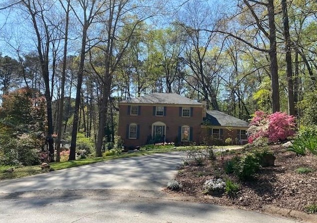 5693 Williamsburg Dr, Norcross, GA 30093-4128