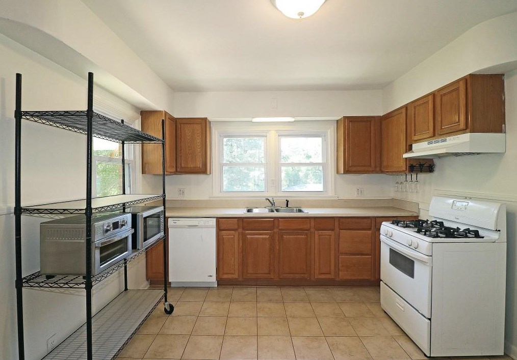 3430 Elgin Dr, Decatur GA  30032-4707 exterior