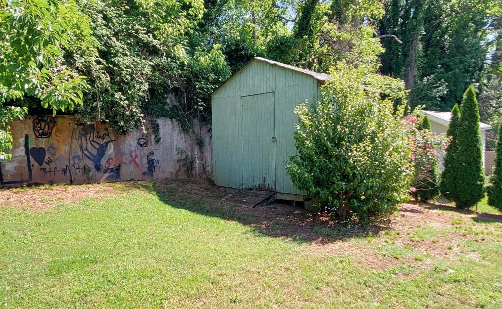 3430 Elgin Dr, Decatur GA  30032-4707 exterior