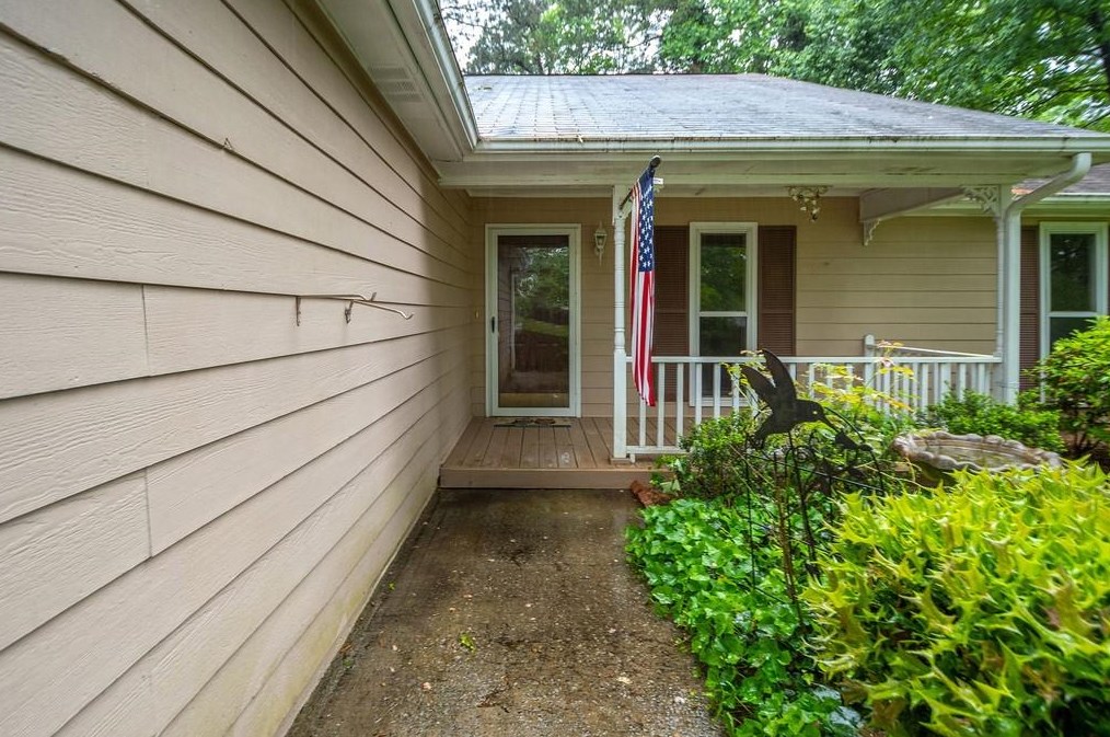 235 Grayland Creek Dr, Lawrenceville, GA 30046-9313
