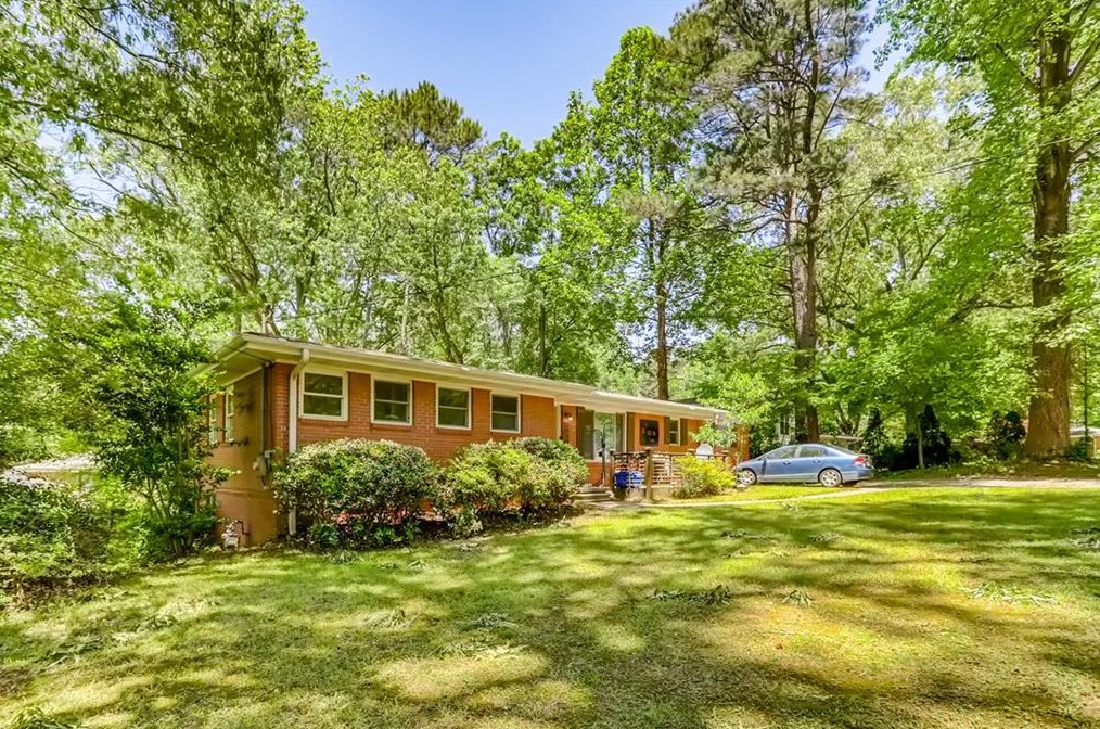 2539 Warwick Cir, Atlanta, GA 30345-1631