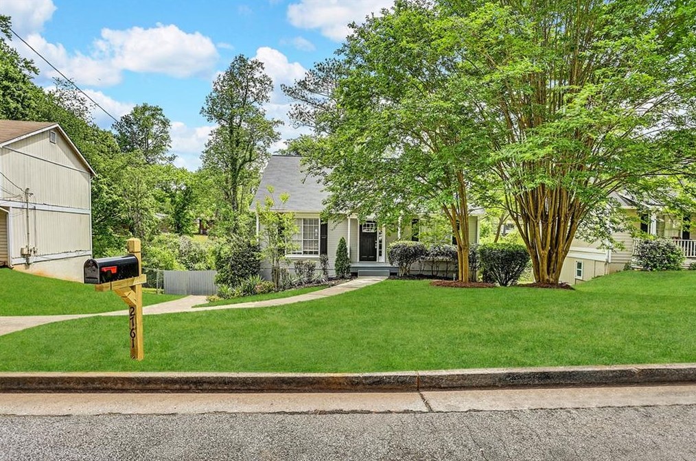 2761 Knollberry Ln, Decatur, GA 30034