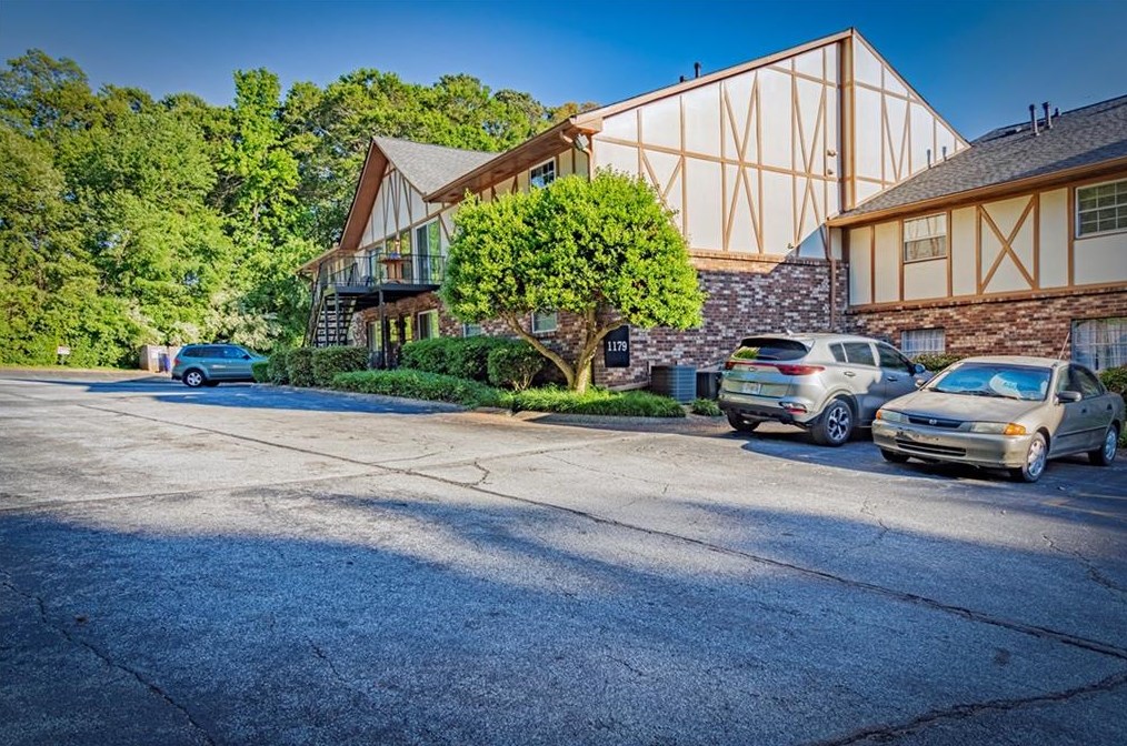 1179 Church St, Decatur GA  30030-1517 exterior