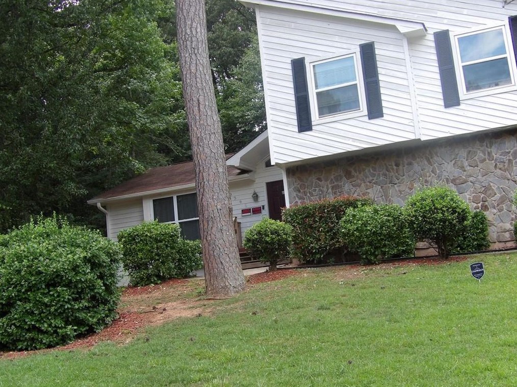 3385 Hollow Tree Dr, Decatur GA  30034-6317 exterior