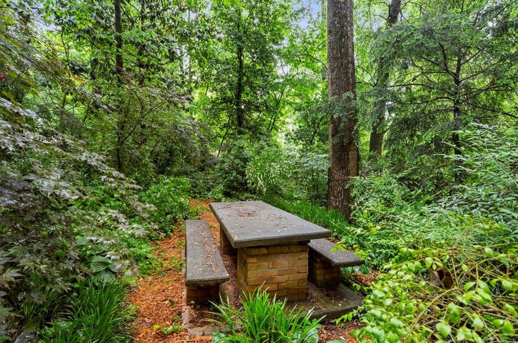 1175 Mclendon Dr, Decatur GA  30033-3918 exterior