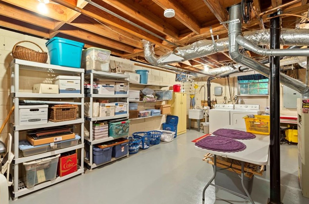 1175 Mclendon Dr, Decatur GA  30033-3918 exterior