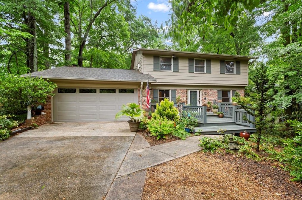 1175 Mclendon Dr, Decatur, GA 30033-3918