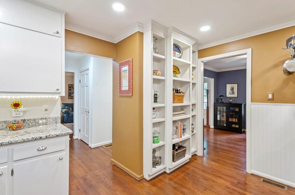 1175 Mclendon Dr, Decatur GA  30033-3918 exterior