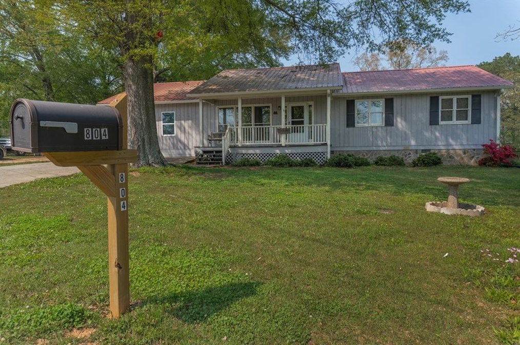 804 Harris Ave, Bowdon, GA 30108-1300