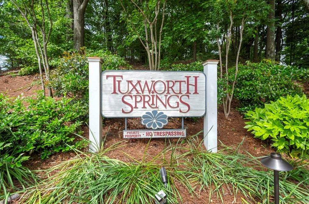 1523 Tuxworth Cir, Decatur, GA 30033-5630