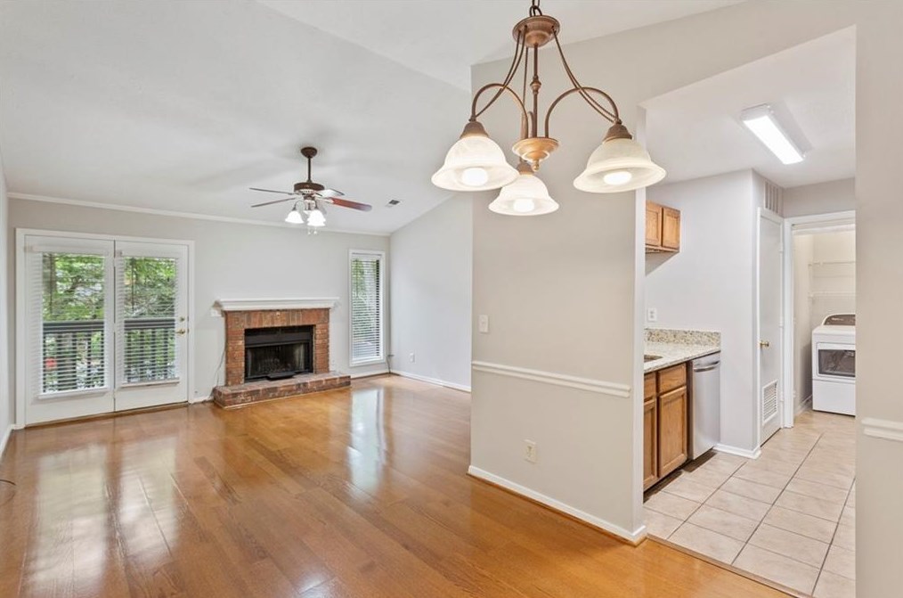 1523 Tuxworth Cir, Decatur GA  30033-5630 exterior