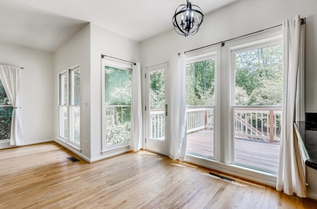 550 Candler St, Decatur GA 30030-4457 exterior