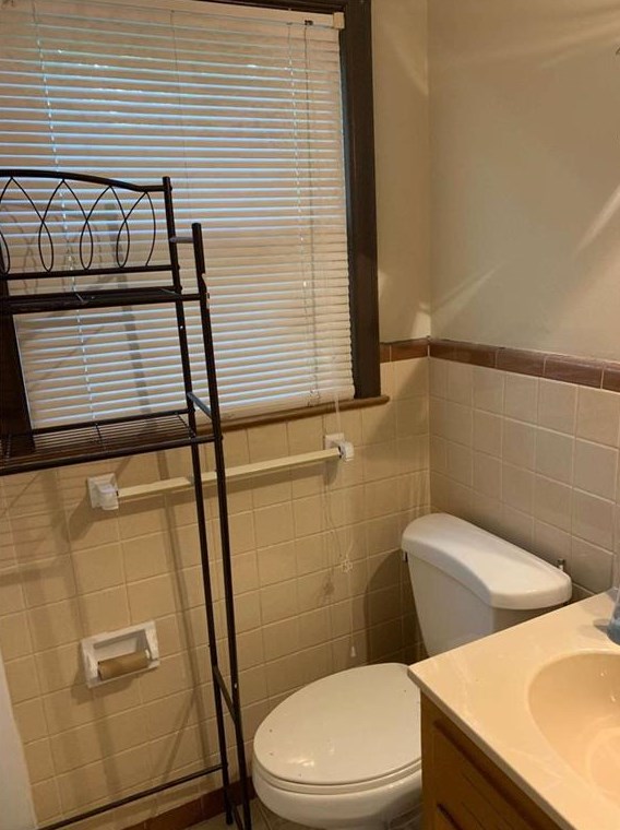 1882 Selwyn Dr, Decatur GA  30035-1956 exterior