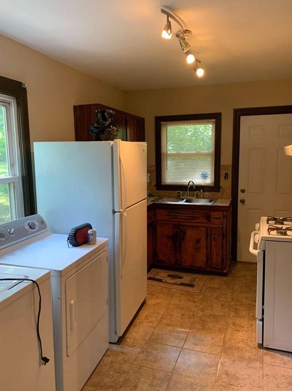 1882 Selwyn Dr, Decatur GA  30035-1956 exterior