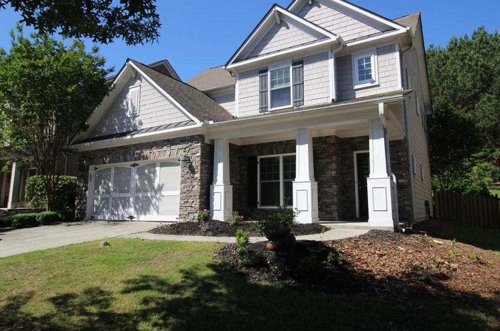 7653 Legacy Rd, Flowery Branch, GA 30542-7586