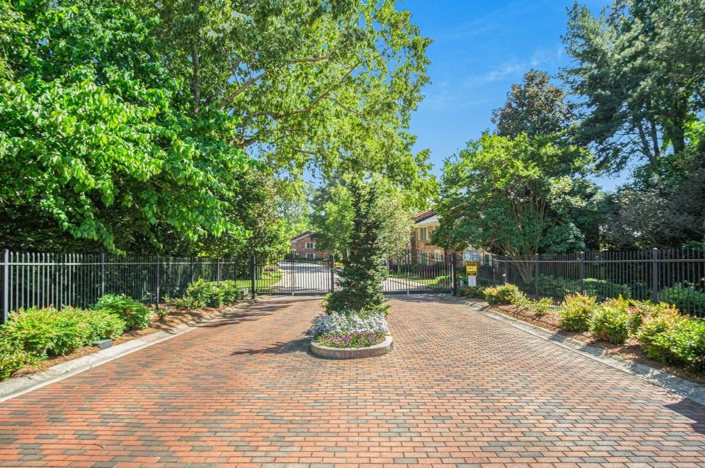 1482 Leafmore Pl, Decatur GA  30033-2023 exterior