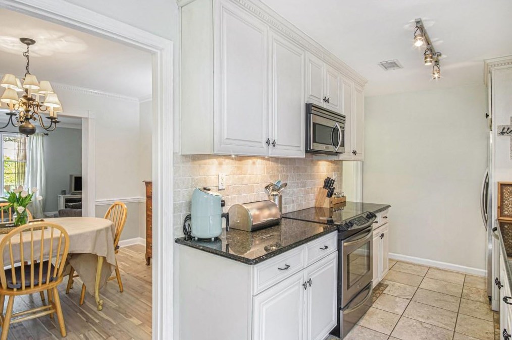 1482 Leafmore Pl, Decatur GA  30033-2023 exterior