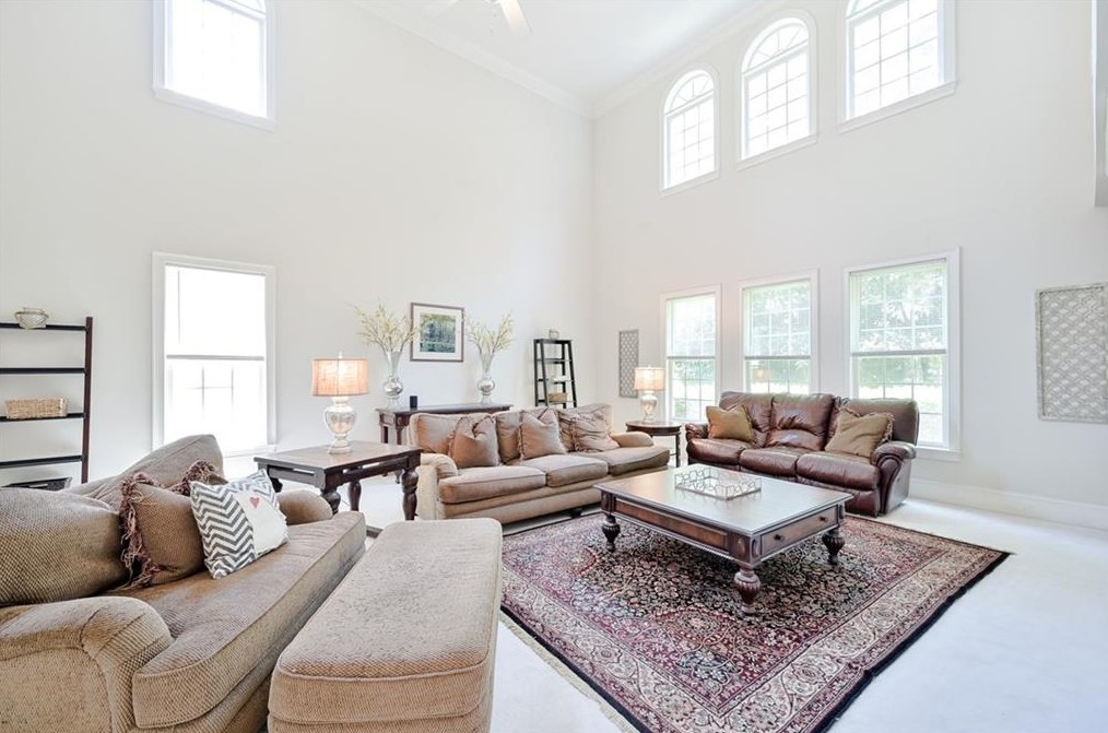 385 Wembley Cir, Atlanta GA  30328-6756 exterior