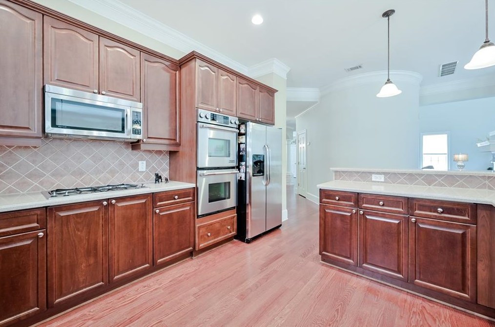 385 Wembley Cir, Atlanta GA  30328-6756 exterior