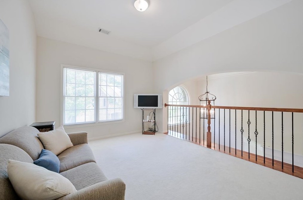 385 Wembley Cir, Atlanta GA  30328-6756 exterior