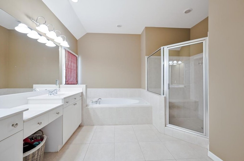 385 Wembley Cir, Atlanta GA  30328-6756 exterior