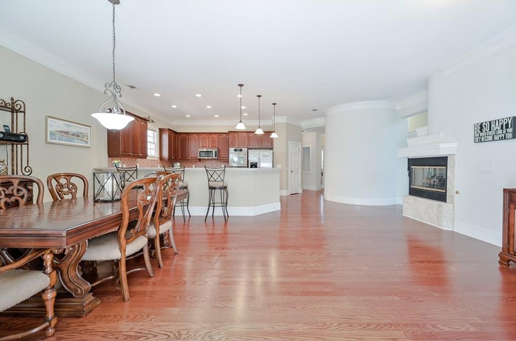 385 Wembley Cir, Atlanta GA  30328-6756 exterior