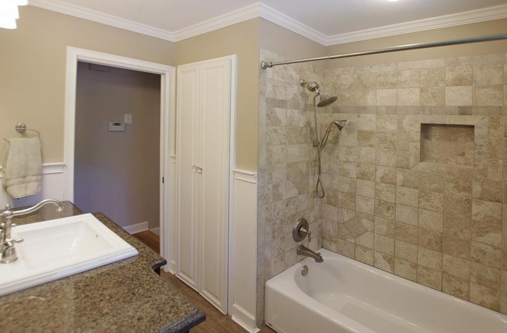 3006 Delcourt Dr, Decatur GA  30033-2407 exterior