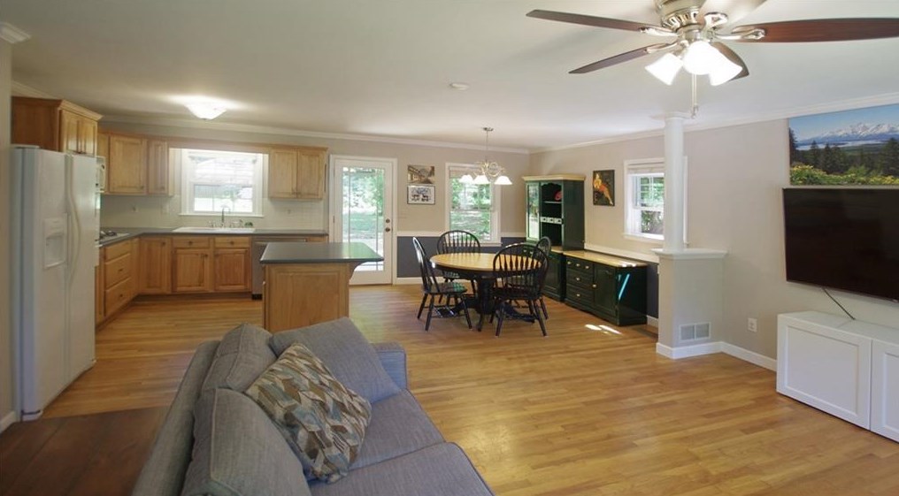 3006 Delcourt Dr, Decatur GA  30033-2407 exterior