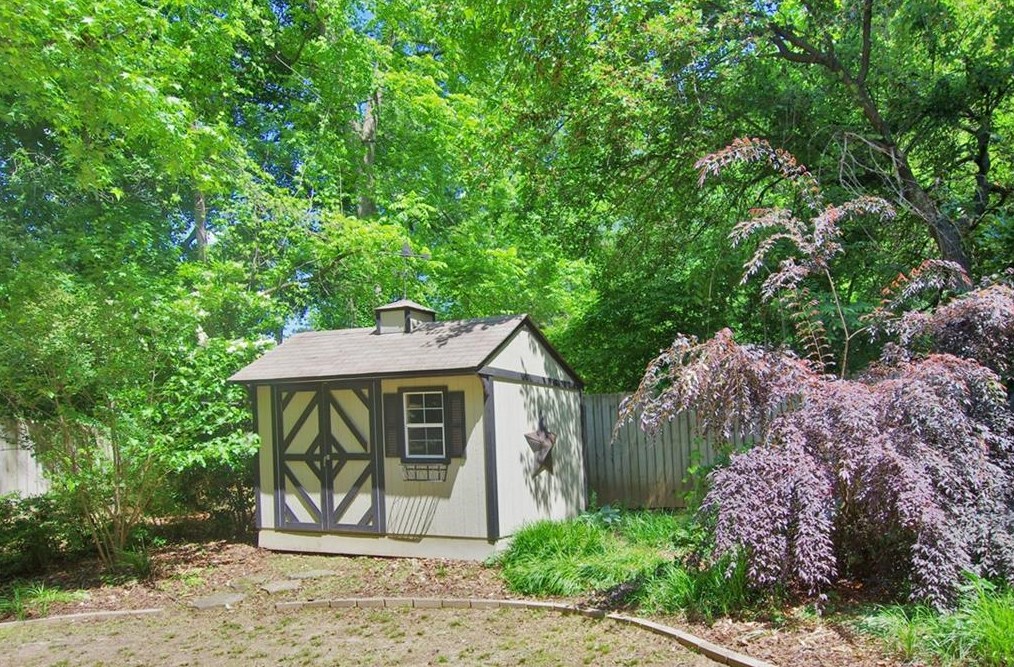 3006 Delcourt Dr, Decatur GA  30033-2407 exterior