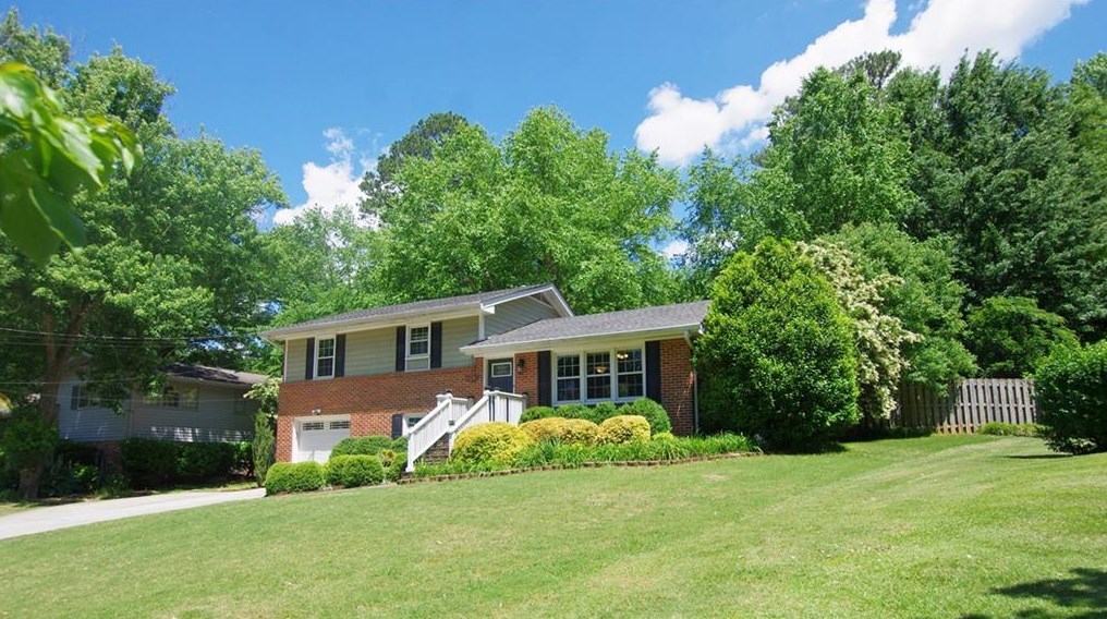 3006 Delcourt Dr, Decatur GA  30033-2407 exterior