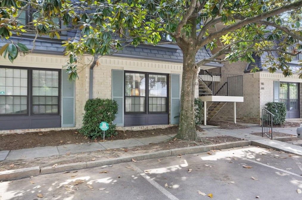 146 Maison Pl Nw, Atlanta, GA 30327