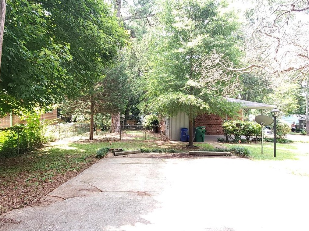 760 Brown Pl, Decatur GA  30030-3909 exterior