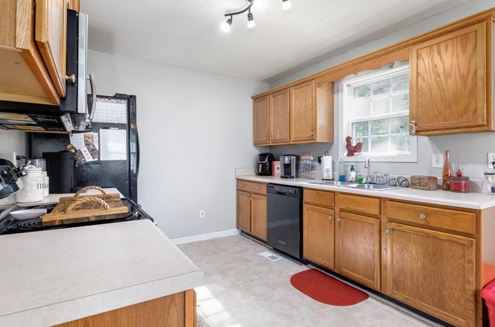 214 Roman Dr, Dallas GA  30157-8966 exterior