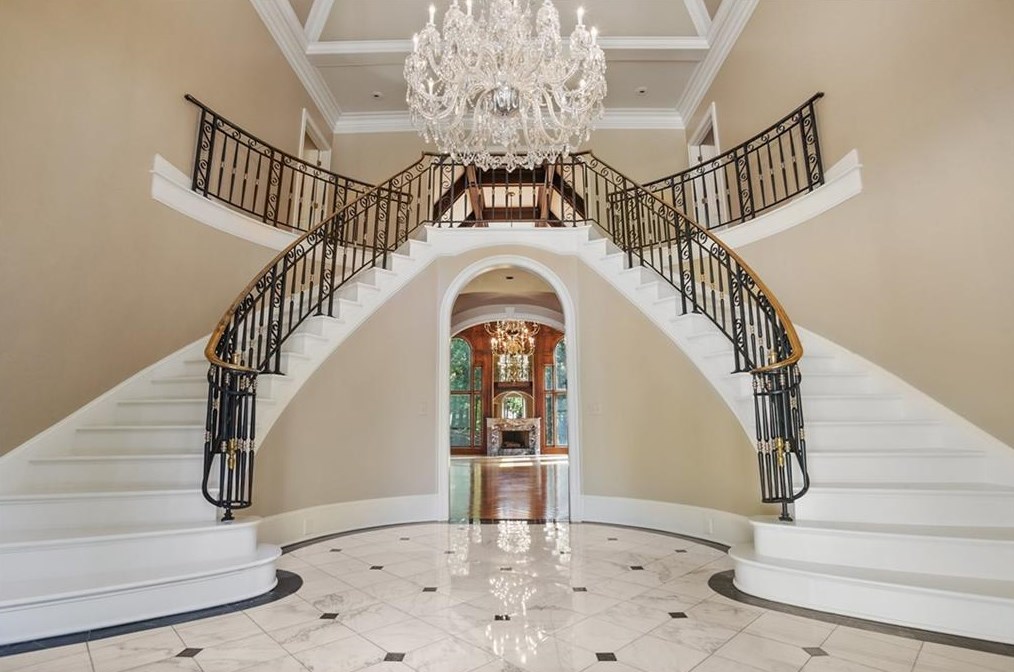 310 Wilderlake Ct, Atlanta, GA 30328-1149