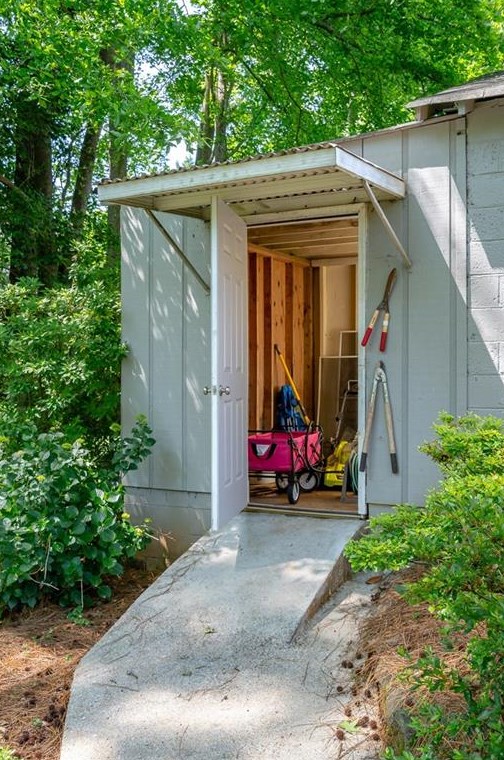 206 Garden Ln, Decatur GA  30030-2376 exterior