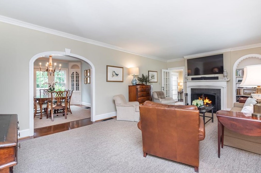 3102 Peachtree Dr, Atlanta, GA 30305-2752
