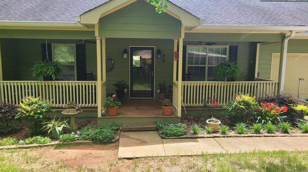 75 Willow Shoals Dr, Porterdale, GA 30016