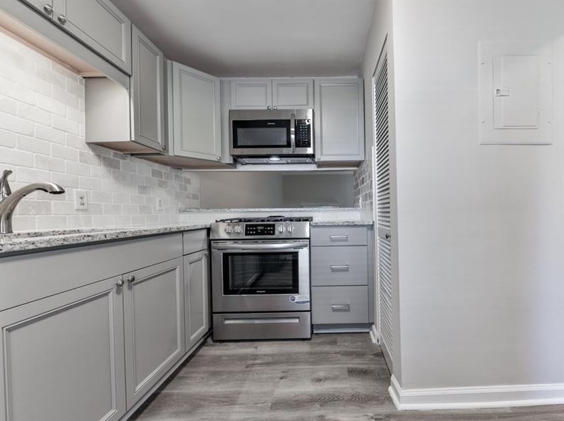 1819 Cumberland Valley Pl, Smyrna GA  30080-8106 exterior