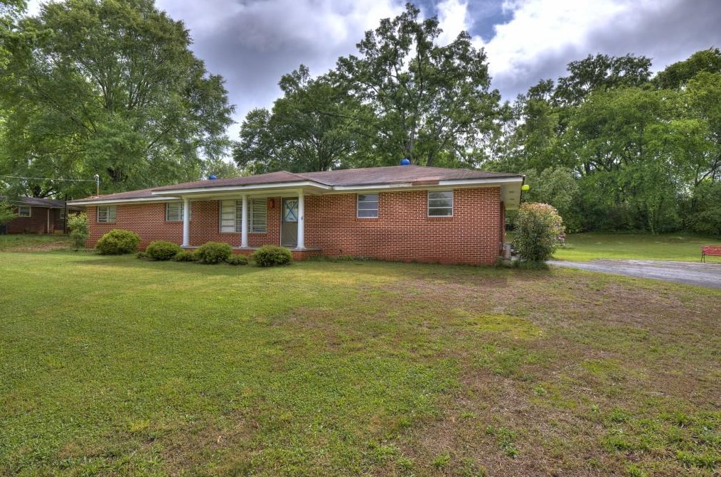 15 Grove Cir, Euharlee, GA 30120-2046