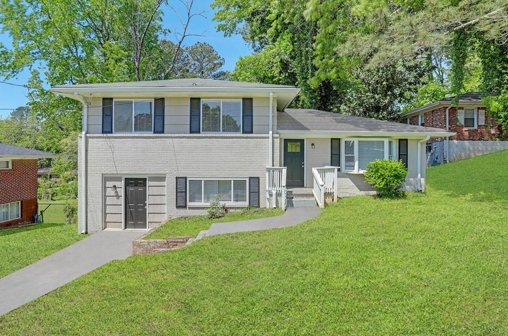 2083 Green Forrest Dr, Decatur, GA 30032