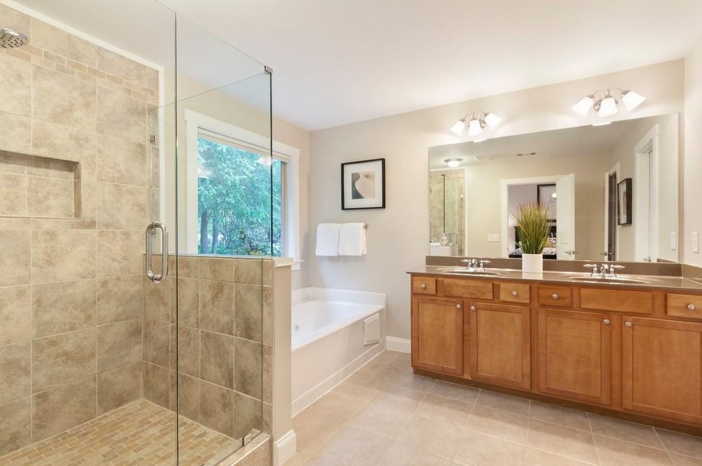 2035 Hatteras Way, Atlanta GA  30318-1084 exterior