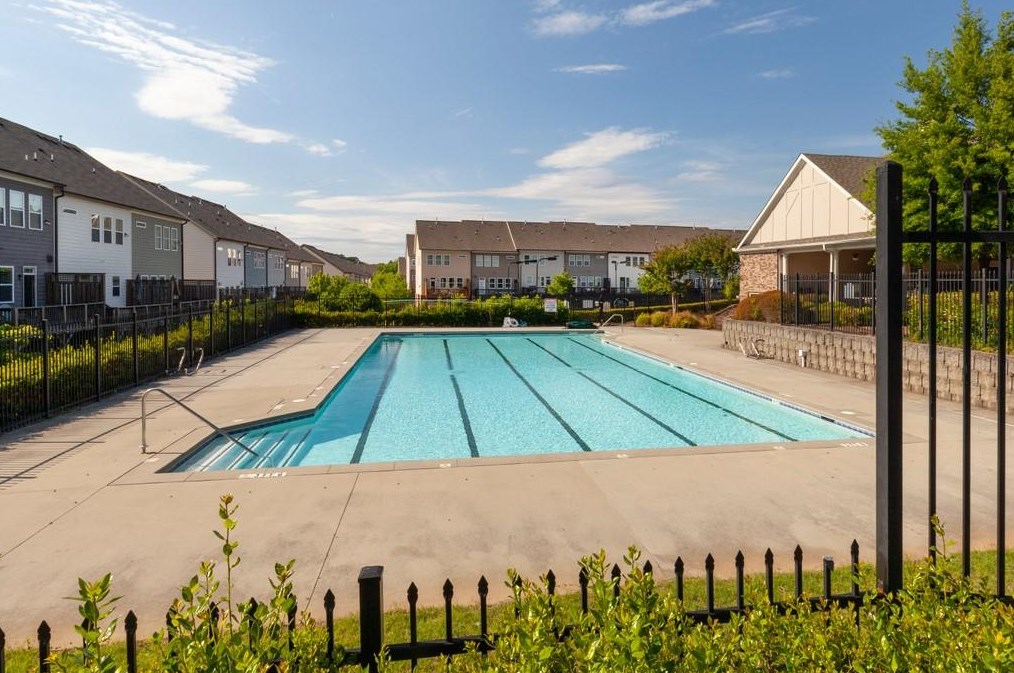 2035 Hatteras Way, Atlanta GA  30318-1084 exterior