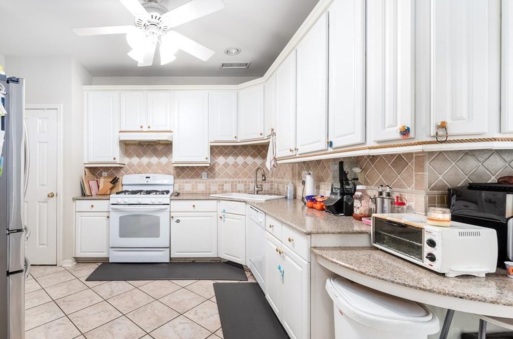 1142 Rosebrook Ct, Decatur GA  30033-3803 exterior