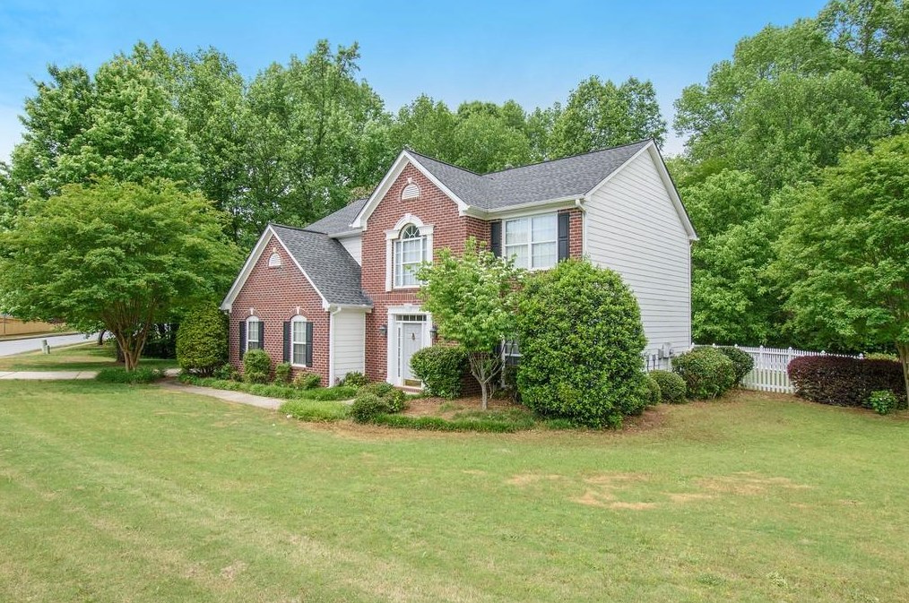 660 Beckenham Walk Dr, Dacula GA  30019-6735 exterior