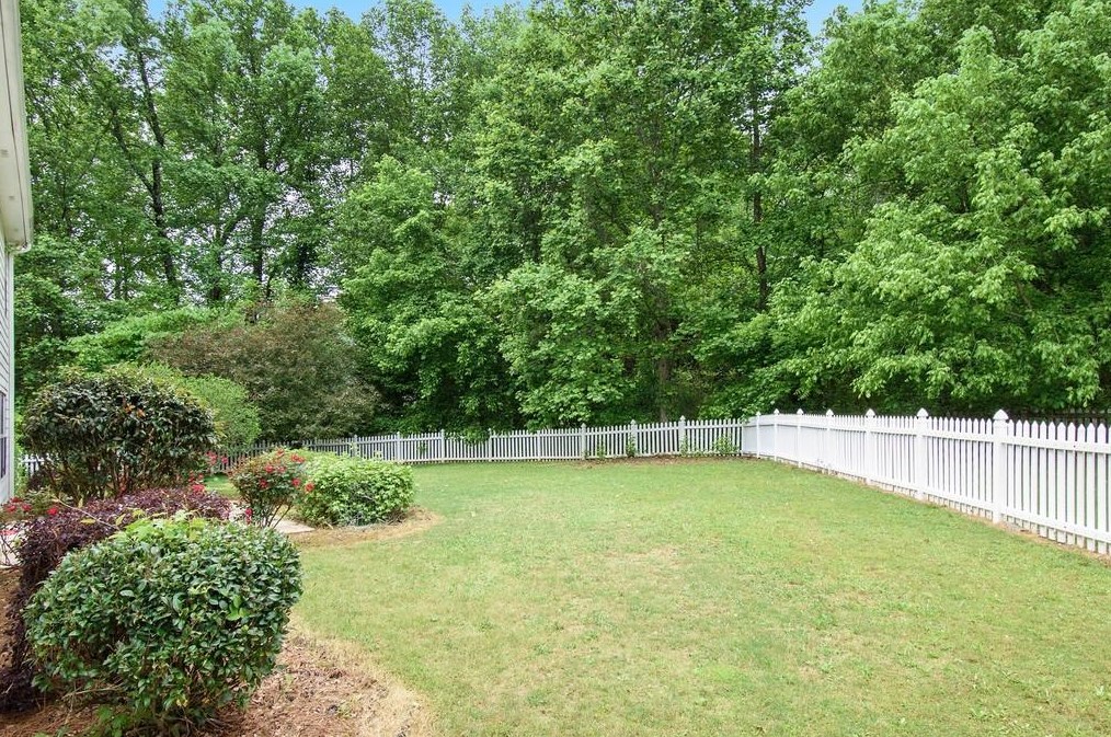 660 Beckenham Walk Dr, Dacula GA  30019-6735 exterior