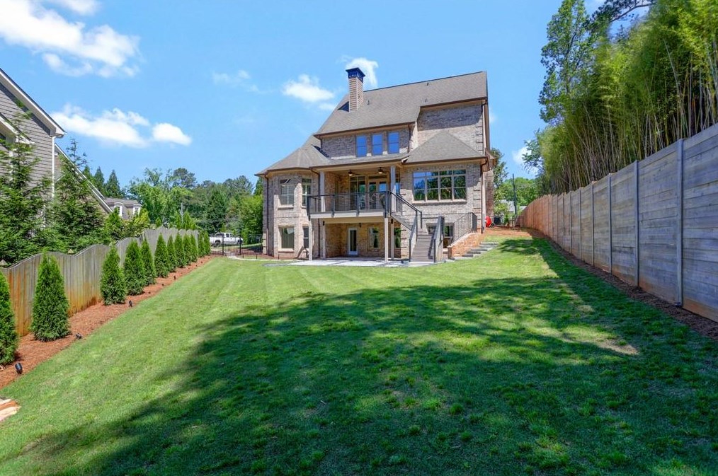 671 Windsor Pkwy, Atlanta GA  30342-2801 exterior