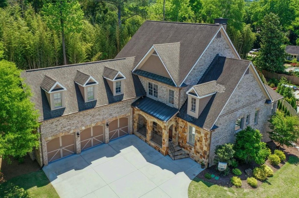 671 Windsor Pkwy, Atlanta GA  30342-2801 exterior